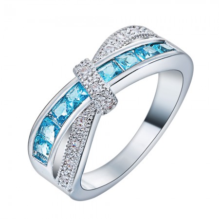 /products/anillo-de-cruz-con-cristales-engarzados/
